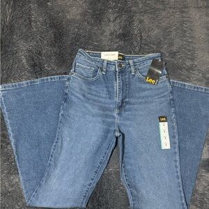 Lee Women's Classic Blue Flare Highwaisted Jeans NWT